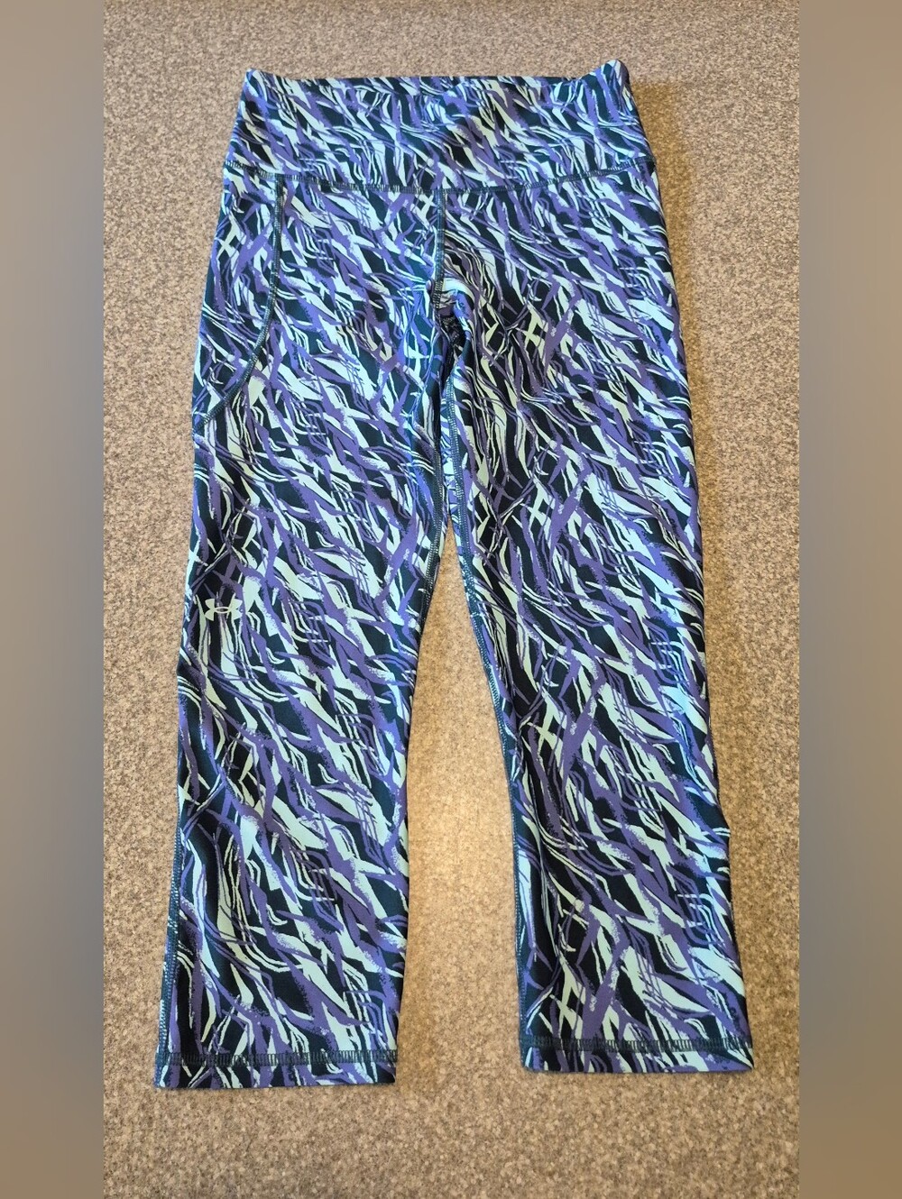 Womens Under Armour Crops Size Medium